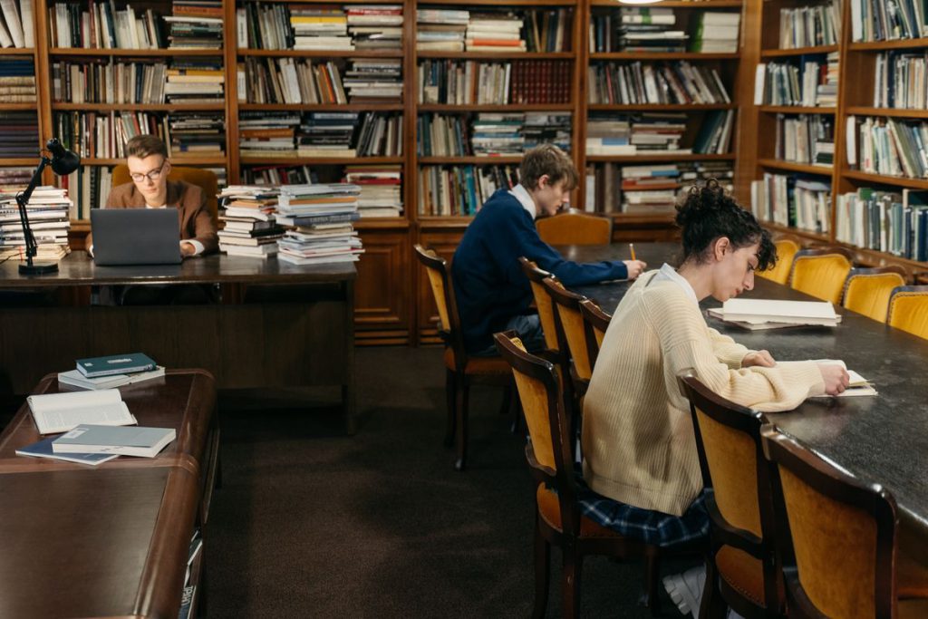 Cinq livres essentiels pour comprendre la société